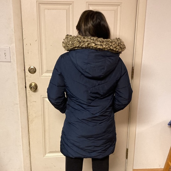 Abercrombie navy coat. - Picture 4 of 7